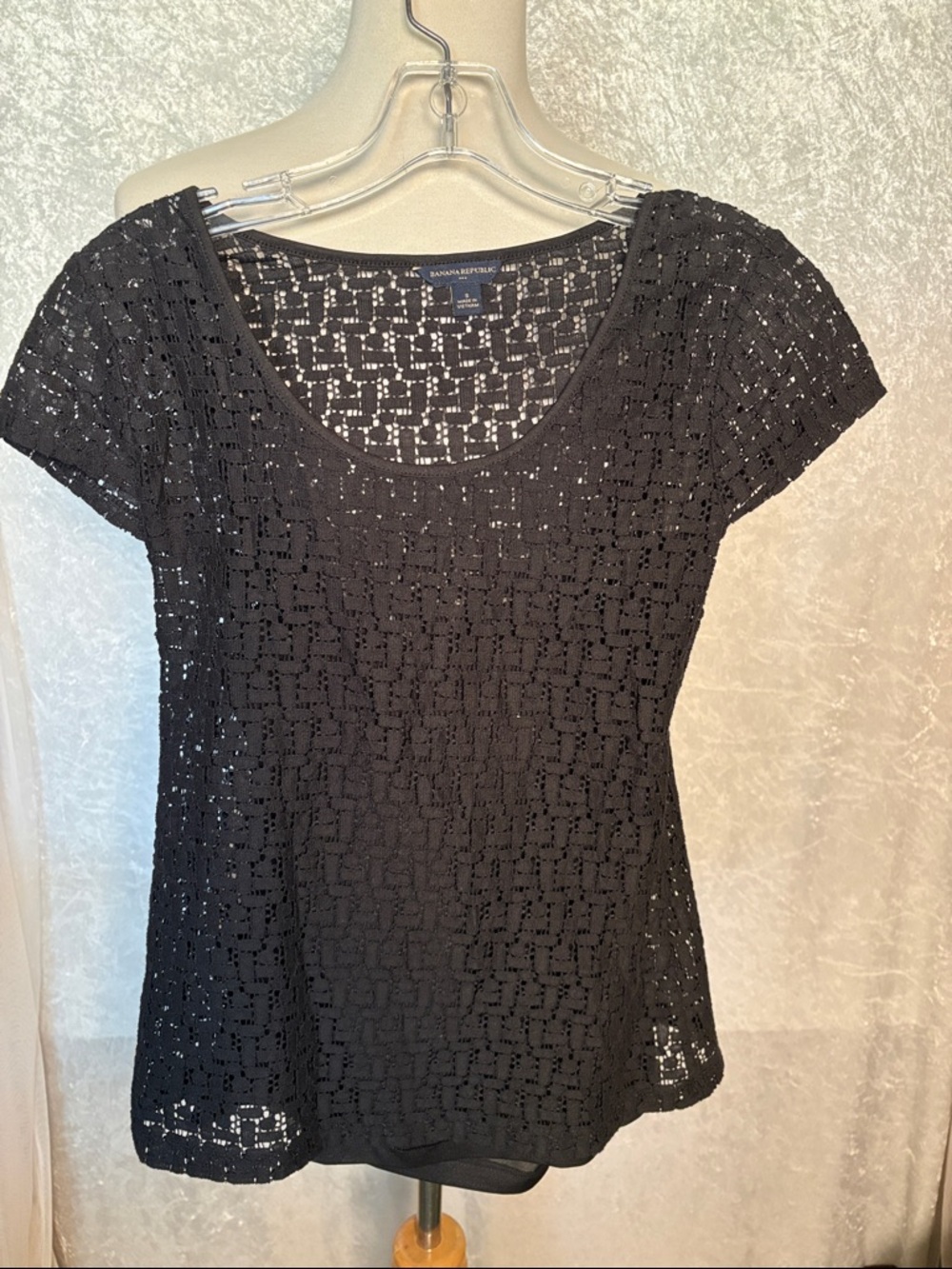 Banana Republic Black Crochet Scoop Neck with cami Short Sleeve Top size S